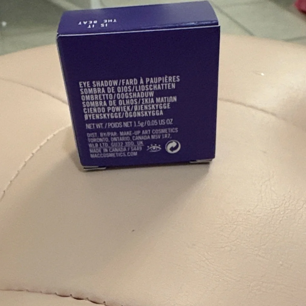MAC x Selena Quintanilla Eyeshadow AB6 “Is It The Beat” NIB Sealed - Picture 4 of 4